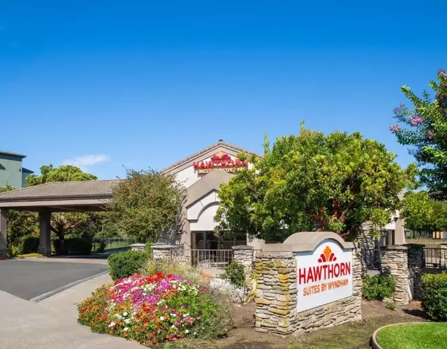 Hawthorn Suites by Wyndham Napa Valley