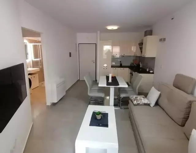 Flat Peraic Zadar