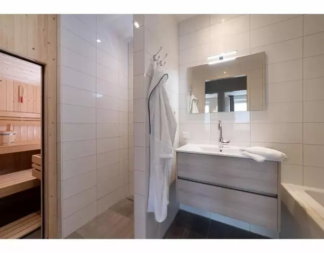 Apartment in Colijnsplaat near Lake and Sauna, cleaning included