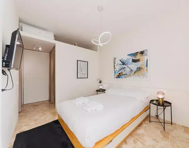 Luminoso apt in Porta Venezia