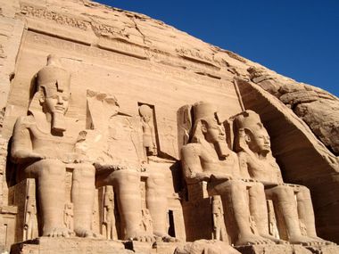 Generate a random place in Abou Simbel