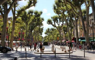 Generate a random place in Aix-en-Provence