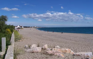 Generate a random place in أرجيليس-سور-مير (Argelès-sur-Mer)