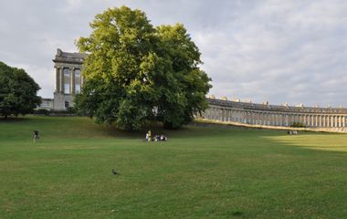 Generate a random place in Bath