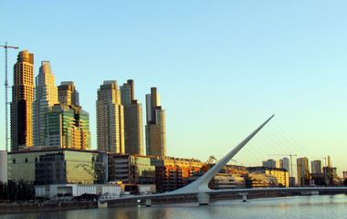 Generate a random place in Buenos Aires