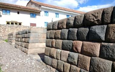 Generate a random place in Cuzco