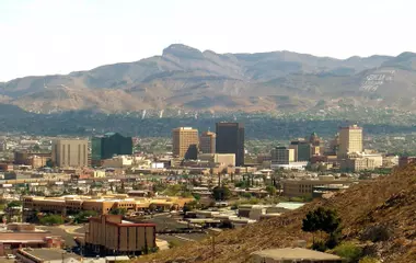 Generate a random place in El Paso