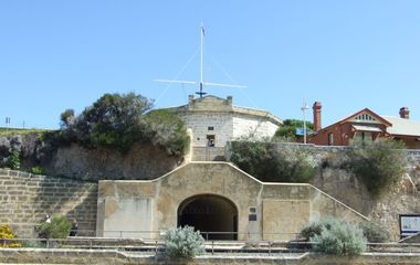 Generate a random place in Fremantle