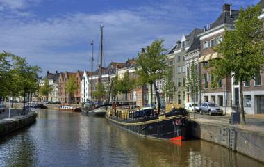 Generate a random place in Groningen