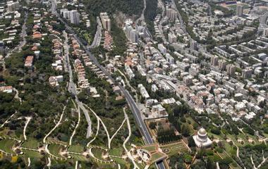 Generate a random place in Haifa