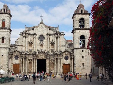 Generate a random place in Havana