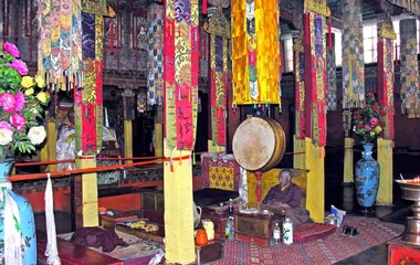 Generate a random place in Lhasa