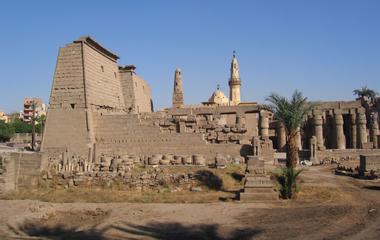 Generate a random place in Luxor