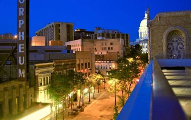 Generate a random place in Madison