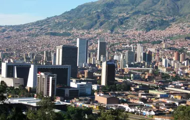 Generate a random place in Medellín