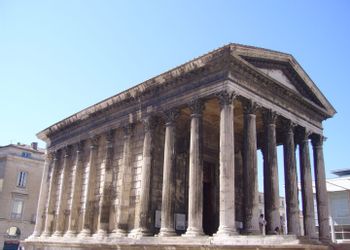 Nîmes