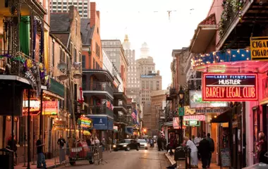 Generate a random place in Nueva Orleans