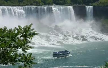 Generate a random place in Cascate del Niagara