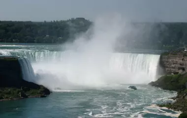Generate a random place in Niagarafälle