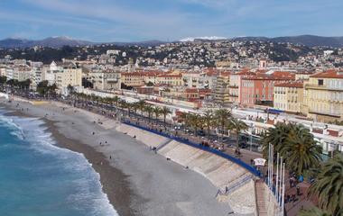 Generate a random place in Nice