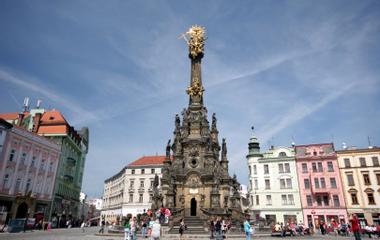 Generate a random place in Olomouc