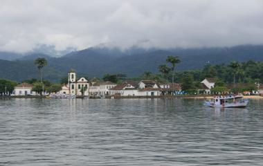 Generate a random place in Paraty