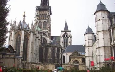 Generate a random place in Rouen