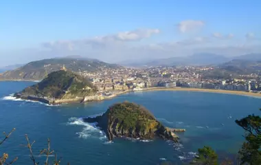 Generate a random place in Donostia-San Sebastián