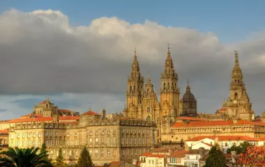 Generate a random place in Santiago de Compostela
