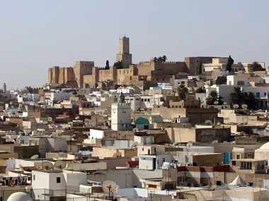 Generate a random place in Sousse