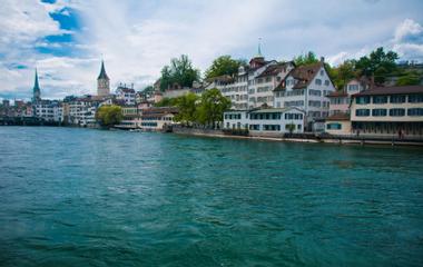 Generate a random place in Zürich