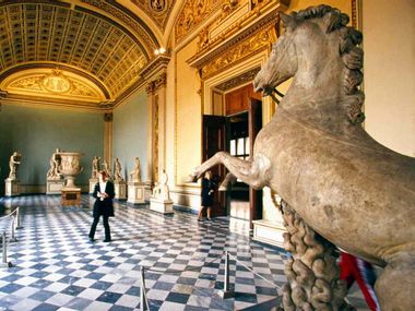 Generate a random place in Musées