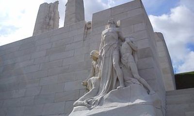 Canadian Somme and Flanders battlefield tour 2 days starting from Lille or Arras
