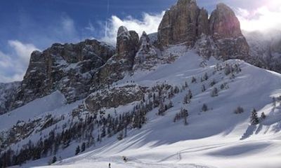 Dolomiti Ski Tour: Sellaronda from Cortina d'Ampezzo