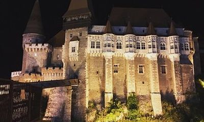 Visit Corvin Castle from Oradea in a 1 day tour.