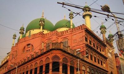 Private Tour: Places of Worship in Kolkata including Mother House
