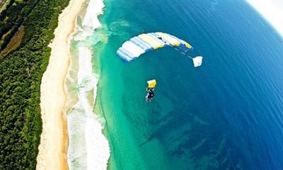 From Sydney: Tandem Skydive Experience over Wollongong Beach