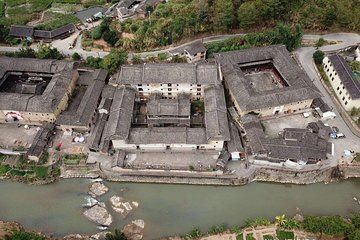 Combo: Overnight in Hakka Tulou plus 2-way transfers from Xiamen