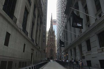 Private Tour of the Financial District and 9/11 Memorial