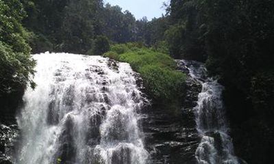 Private Custom Tour: Coorg Sightseeing with Guide in an air-conditioned vehicle