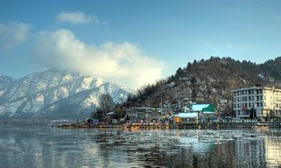 Private Custom Excursion Tour to Gulmarg from Srinagar with Guide