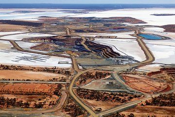 1-Hour Lake Lefroy including Big Pit Scenic Flight from Kalgoorlie