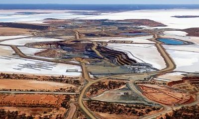 1-Hour Lake Lefroy including Big Pit Scenic Flight from Kalgoorlie
