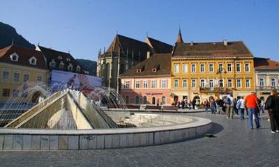 Day Tour: Exploring Dracula’s Castle and Medieval Brașov