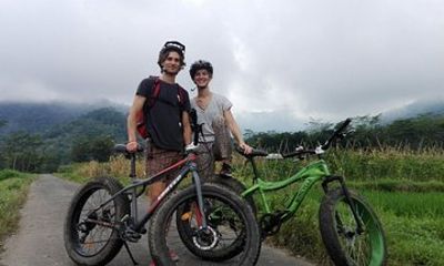 Guided Bike Tour of Central Java Village with Lunch