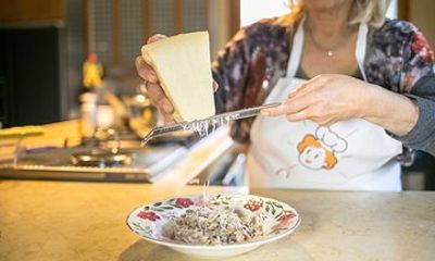 Dining experience at a local's home in Vicenza with show cooking