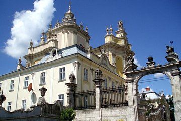 Customized Full-Day Tour of Lviv by Luxury Vehicle