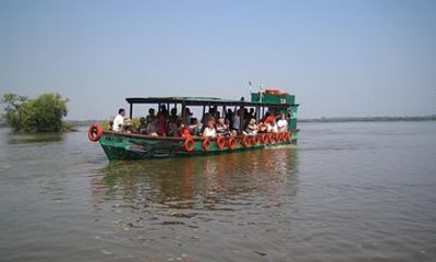 Crocodile spotting with walking tour of local plantation in Goa