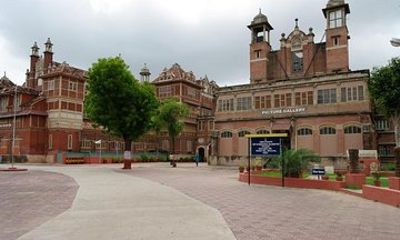 02 Nights & 03 Days Vadodara and Champaner Tour