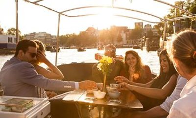 SAIL Amsterdam Private Boat Tour w. Snacks/Prosecco